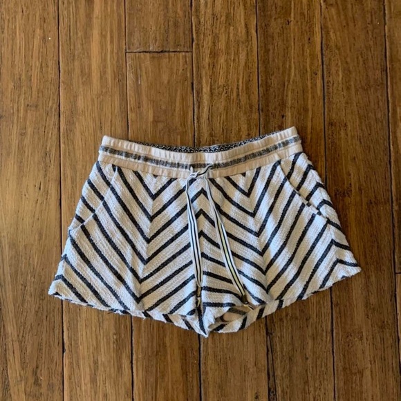 Anthropologie shorts - Picture 3 of 4